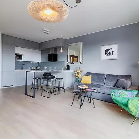 Apartman Designer Riverfront Appt Near Centre With View & Balcony *